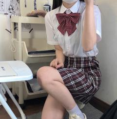 赤金·韩式制服-资料图
