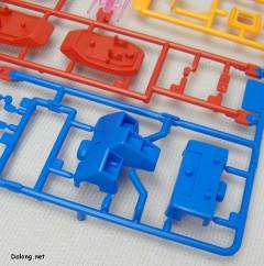 HGUC 钢普拉入门套装 Vol.1 高达+扎古-资料图