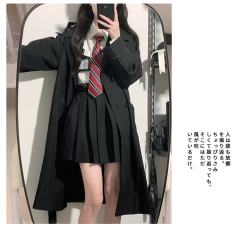 英伦风大衣-资料图