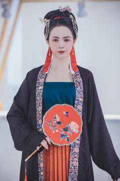 褙子百迭套-资料图