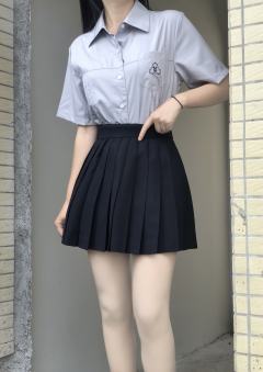 收腰衬衫-资料图