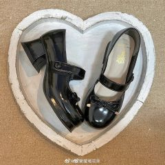 小魔女 玛丽珍鞋-资料图