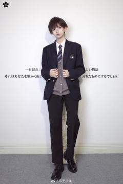 男款两粒扣西服-资料图