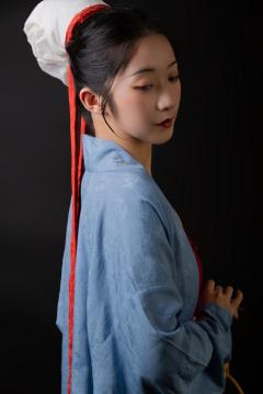 叶流丹·短衫-资料图