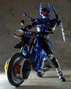 SHF 真骨雕 假面骑士 钢斗-资料图