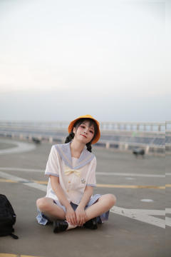 月之星星 水手服-资料图