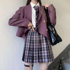 双排扣西服-资料图