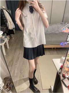 条纹衬衫-资料图