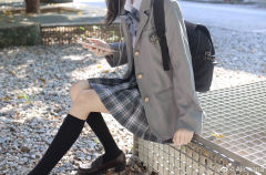 三粒扣西服-资料图