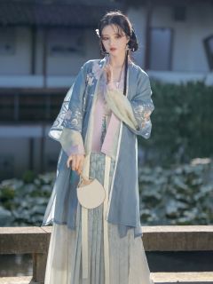 一花一世界-资料图