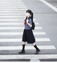 早岛夜·水手服-资料图