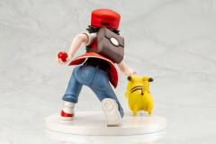 Pokémon Center Original Figure 皮卡丘 红 -资料图