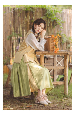 夜莺与玫瑰·洋甘菊-资料图