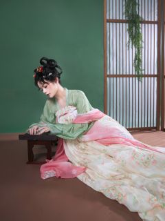 荇衣—齐胸衫裙-资料图