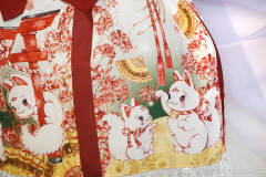 狐狸和彼岸花-资料图
