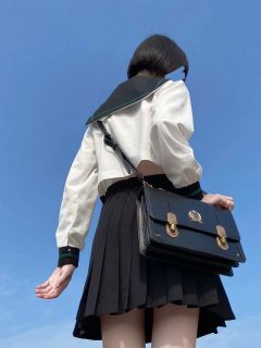 夏日海·制服包-资料图