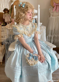 古董花束-资料图