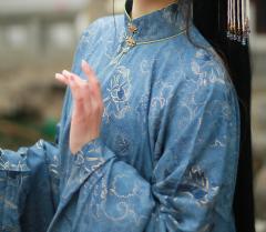 国色·长衫-资料图