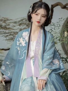 一花一世界-资料图