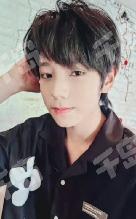 王橹杰26台历隐藏卡 25台历隐藏卡 25台历单人款小卡橹杰ver.D | TF家族四代- 2025台历套装《关于我的if线