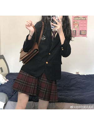 三口袋西服