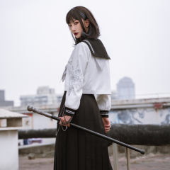 神爱 中间服 套装-资料图