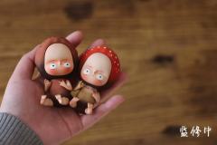 坐姿小fengfeng-红蘑菇色-资料图