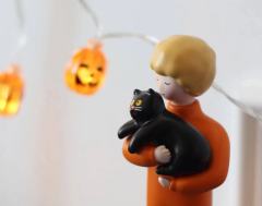 抱猫公仔-万圣节-资料图