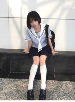 双色水手服套装-资料图