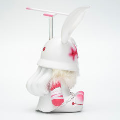 绯色人偶-资料图