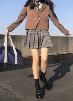 宫泽野·西服-资料图