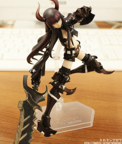 figma#SP-017 黑金锯手 -资料图