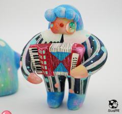 拉手风琴的鸟人