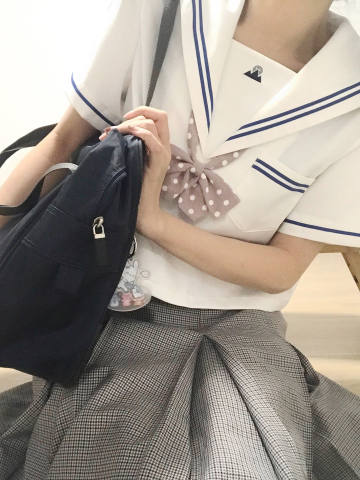 丘岛中·水手服