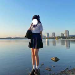 纯色箱褶裙-资料图