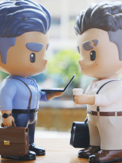 初入职场的我们-白-资料图