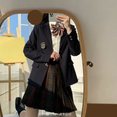 太空人西服-资料图