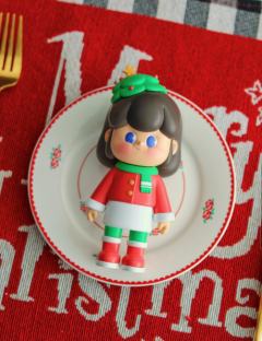 米呜呜圣诞树-资料图