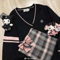 野川莓莓·套头毛衣-资料图