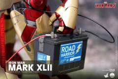 1:4比例珍藏人偶 钢铁侠MARK 42-资料图