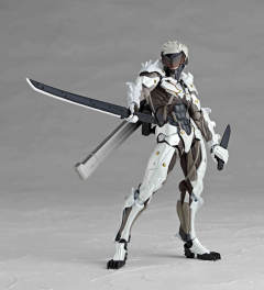 Revoltech 雷电 White Armor ver.-资料图