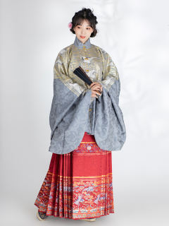 婚服云鹤·马面裙-资料图