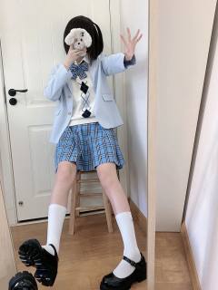 十三色两粒扣西服-资料图