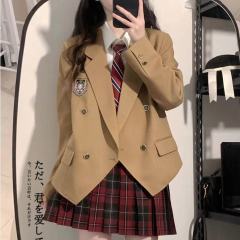 津律高·西服-资料图