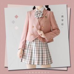 双排扣西服-资料图