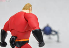 Revoltech Revoltech Pixar Figure Collection 超能先生—巴鲍伯-资料图