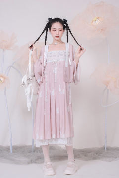 鹅岭捣药-资料图