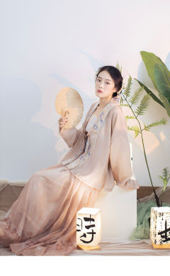 秋婵-资料图
