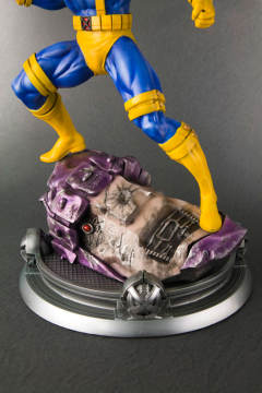 Fine Art Statue 镭射眼 Danger Room Sessions-资料图
