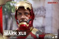 1:4比例珍藏人偶 钢铁侠MARK 42-资料图